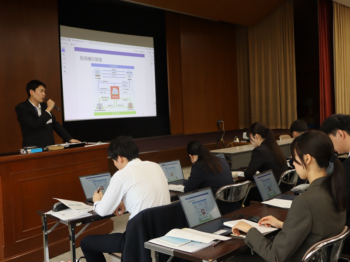 金融機関の内部向け研修会に講師として参加しました